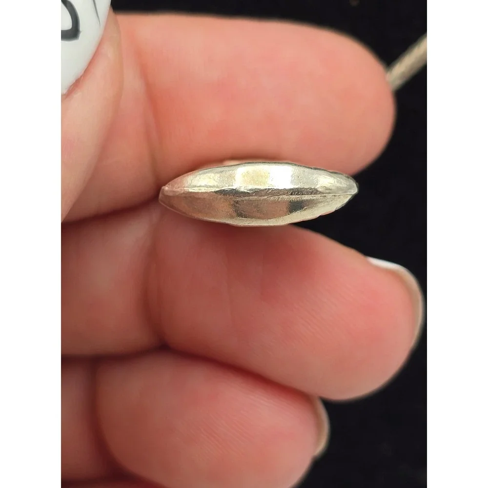 Unbranded egyptian nefertiti